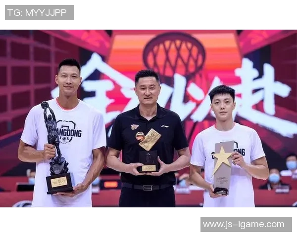 开季惨败35分创纪录昔日八冠王如今苦等易建联